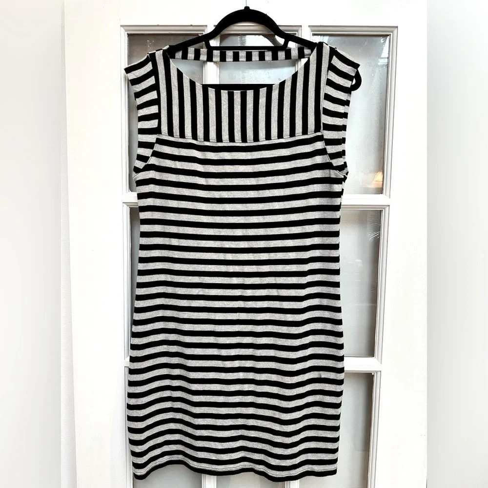 Trina Turk Grey & Black Stripe Fitted Bodycon Pullover Dress Size Large L
